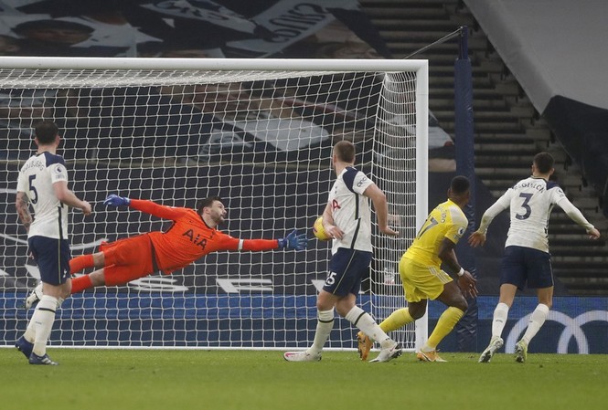 Mourinho tính toán sai, Tottenham hoà thất vọng Mourinho tính toán sai, Tottenham hoà thất vọng