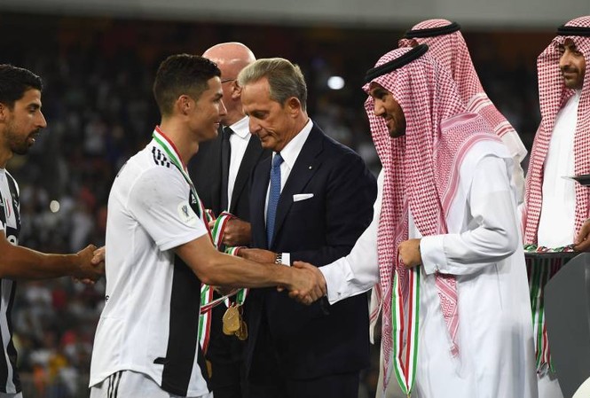 Ronaldo từ chối hợp đồng cực khủng từ Ả Rập Xê Út Ronaldo từ chối hợp đồng cực khủng từ Ả Rập Xê Út