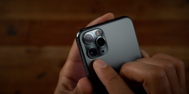 iPhone 12 sẽ có tính năng chưa từng xuất hiện trên smartphone Camera của iPhone 12 sẽ có khả năng chống rung Sensor Shift của máy ảnh chuyên nghiệp. Ảnh: 9to5mac.