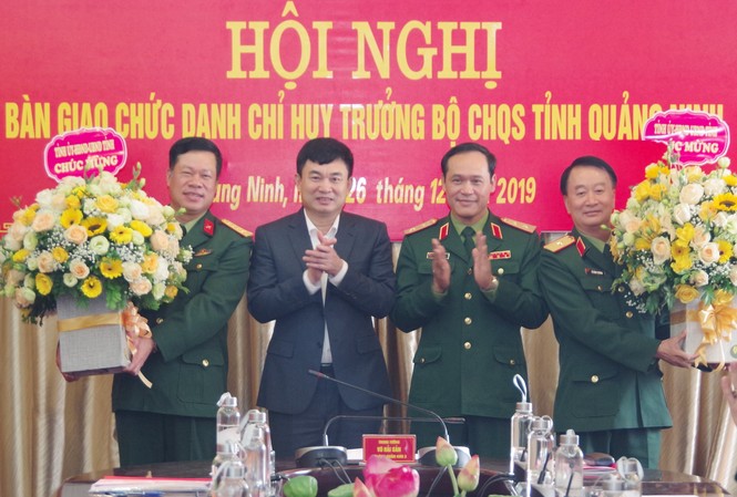 Điều động, bổ nhiệm nhân sự cao cấp quân đội Lãnh đạo Quân khu 3 và lãnh đạo tỉnh Quảng Ninh chúc mừng Thiếu tướng Lê Đình Thương và Đại tá Lê Văn Long.
