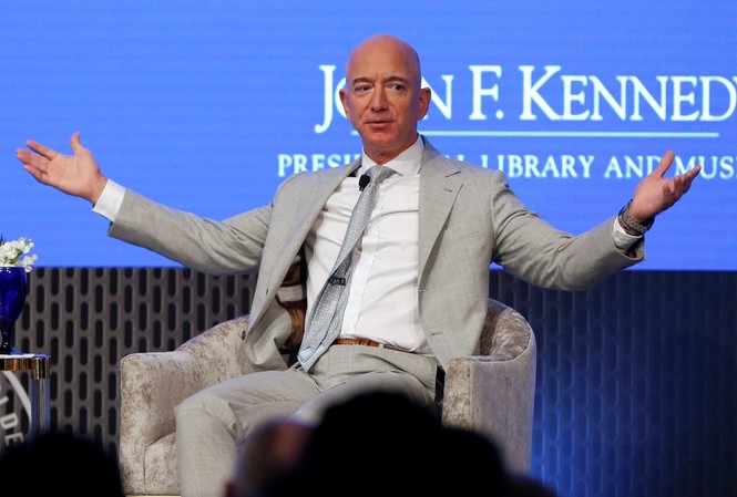 Tỷ phú Amazon ủng hộ số tiền khổng lồ để giúp người nghèo Mỹ giữa dịch COVID-19 Tỷ phú Jeff Bezos (Ảnh: RT)