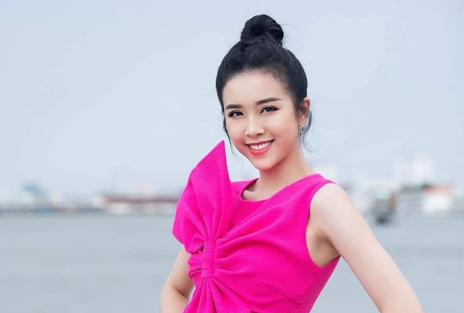 Á hậu Thúy An tiết lộ lý do cưới muộn hơn dự định và đã 'mơ về ngôi nhà và những đứa trẻ' Á hậu Thúy An tiết lộ lý do cưới muộn hơn dự định và đã 'mơ về ngôi nhà và những đứa trẻ'