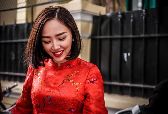 Tóc Tiên mê Tết Bắc, phải lòng ẩm thực Hà Nội khi làm dâu nhà Hoàng Touliver Tóc Tiên mê Tết Bắc, phải lòng ẩm thực Hà Nội khi làm dâu nhà Hoàng Touliver