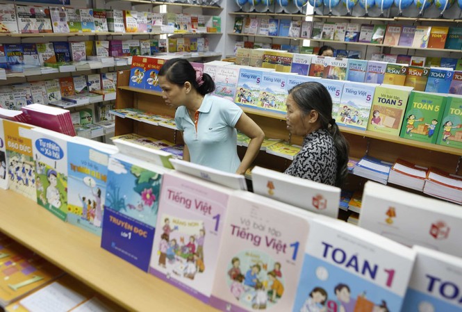 Truy lợi ích nhóm gây độc quyền sách giáo khoa Ngày 20/9, Bộ GD&ĐT chính thức kiểm tra NXBGDVN liên quan tới vấn đề độc quyền SGK Ảnh: Hồng Vĩnh