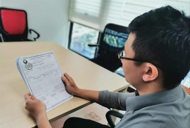 Ðại học Ðông Ðô cấp bằng giả: Ai đã học văn bằng 2 Ngôn ngữ Anh? Học viên Trần Khắc D trình bày nguyện vọng muốn được Trường ÐH Ðông Ðô trả lại học phí đã nộp. Ảnh: Nghiêm Huê