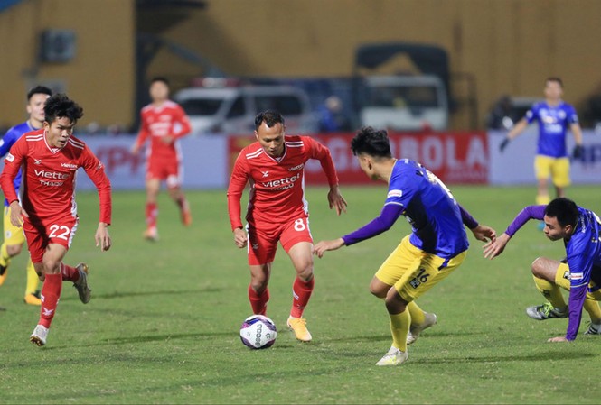 V-League 2021: Nhiều CLB tăng giá vé Viettel bắt đầubán vé xem các trận đấu sân nhà ở V-League sau 2 năm miễn phí Ảnh: Anh Tú