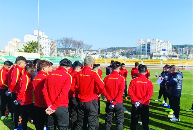 Ông Park mong U23 Việt Nam đoạt suất dự Olympic Các tuyển thủ U23 Việt Nam trước buổi tập tại Hàn Quốc. Ảnh: ÐOÀN NHẬT