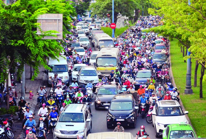 Thủ phạm chính gây ô nhiễm không khí ở TPHCM Lượng phương tiện giao thông lớn tại TPHCM là 1 trong những nguyên nhân gây ô nhiễm không khí