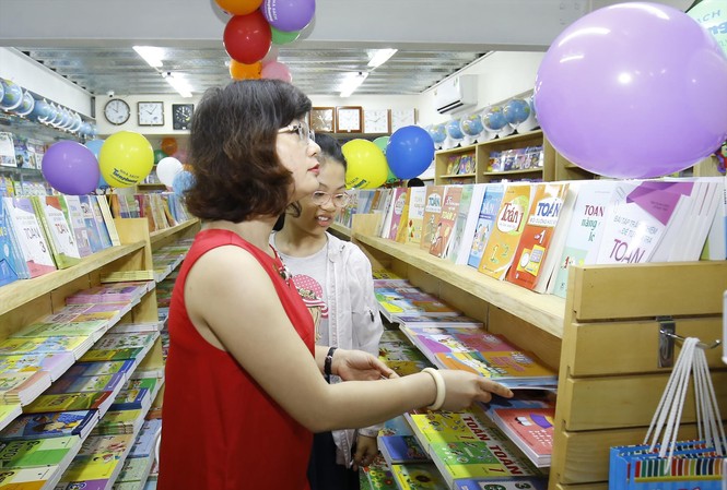 Chọn sách giáo khoa: Lo cạnh tranh không lành mạnh Làm thế nào để chống tình trạng “chỉ định thầu” trong chọn SGK mới? ảnh: Như Ý