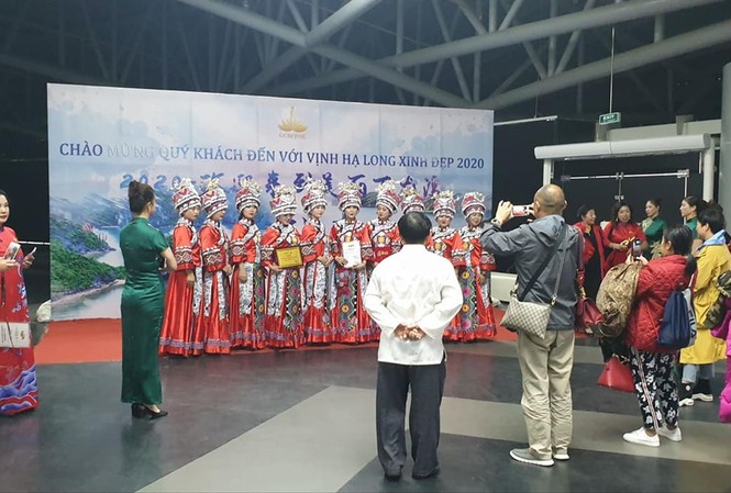 Doanh nghiệp lữ hành tự tổ chức biểu diễn: Hậu quả khôn lường Chương trình bị dừng vì có dấu hiệu vi phạm