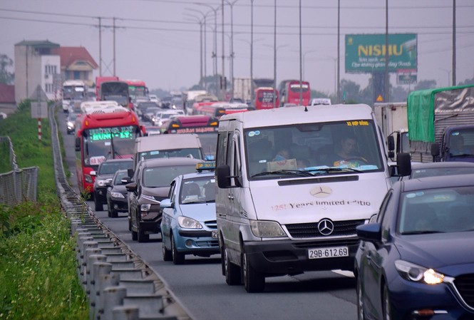 Dịp nghỉ lễ 30/4-1/5: Nhiều nơi ùn tắc, tái diễn đua xe Cao tốc Pháp Vân - Ninh Bình ùn tắc dịp nghỉ lễ
Ảnh: Nguyễn Hoàn