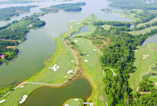 Tích cực chuẩn bị cho Tiền Phong Golf Championship 2020 Sân golf Kings Course thuộc BRG Kings Island Golf Resort (Đồng Mô, Sơn Tây, Hà Nội)
ảnh: MẠNH THẮNG