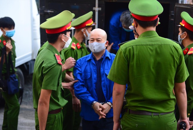 Vì sao ‘Út trọc’ Đinh Ngọc Hệ phản cung? Bị cáo Đinh Ngọc Hệ
Ảnh: Tân Châu
