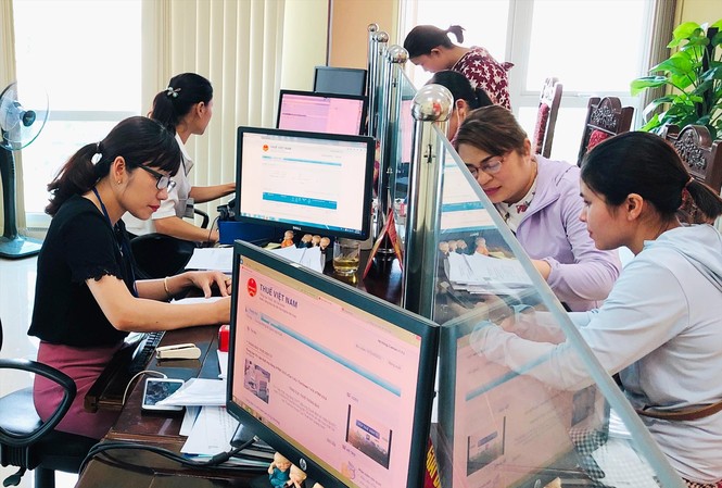 40.000 tỷ nợ thuế khó đòi: Khoanh rồi, nợ vẫn tăng Người dân kê khai, nộp thuế tại Cục Thuế Hà Nội