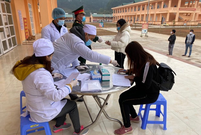 Người về từ vùng có virus biến thể: Sẽ tăng thời gian cách ly Trung đoàn 123 Lạng Sơn tiếp nhận người cách ly Ảnh: Duy Chiến