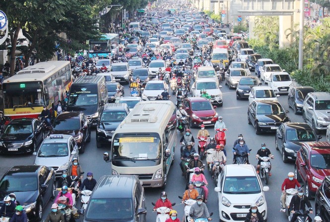 Qua nút giao thông hết 1 giờ, xử lý 26 'điểm đen' ùn tắc Giao thông trên đường Nguyễn Trãi thường tê liệt vào giờ cao điểm Ảnh: A.Trọng