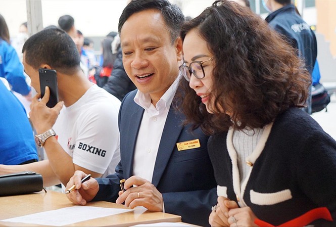 Thầy hiệu trưởng 46 lần hiến máu Ông Phạm Xuân Dương, Hiệu trưởng Trường Đại học Hàng hải, đăng ký hiến máu lần thứ 46