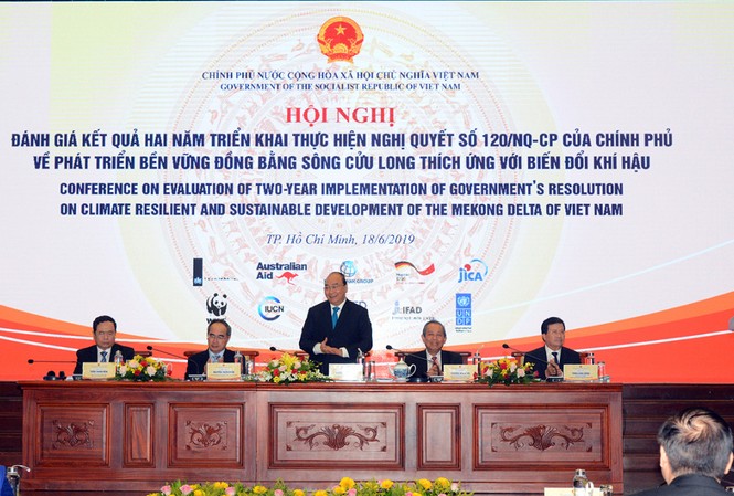 Thêm 2 tỷ USD cho Đồng bằng Sông Cửu Long Thủ tướng Nguyễn Xuân Phúc phát biểu chỉ đạo tại hội nghị. ẢNH: HÒA HỘI