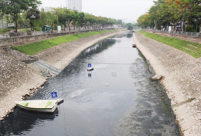 Đề xuất cống hóa sông Tô Lịch: Bất lực về quản lý? Chuyên gia cho rằng, cần có giải pháp xử lý ô nhiễm hiệu quả thay vì cống hóa mặt sông