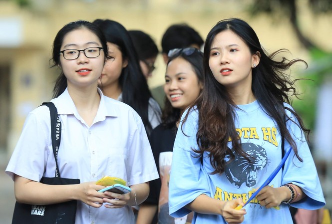 Kết quả thi THPT Quốc gia 2019: 'Chẩn bệnh' tiếng Anh áp chót Theo phân phối chương trình của Bộ GD&ĐT hiện nay, mỗi tuần học sinh lớp 12 chỉ học 3 tiết tiếng Anh trong trường THPT