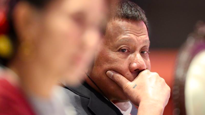 Tổng thống Philippines thừa nhận sức khỏe có vấn đề Tháng trước, ông Duterte cắt ngắn chuyến thăm Nhật Bản vì cơn đau cột sống
ảnh: Reuters