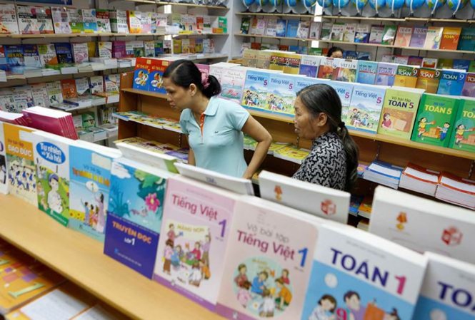 Công bố 32 bản SGK: Nhà xuất bản Giáo dục chiếm thế thượng phong Phụ huynh băn khoăn về SGK mới
Ảnh: hồng vĩnh