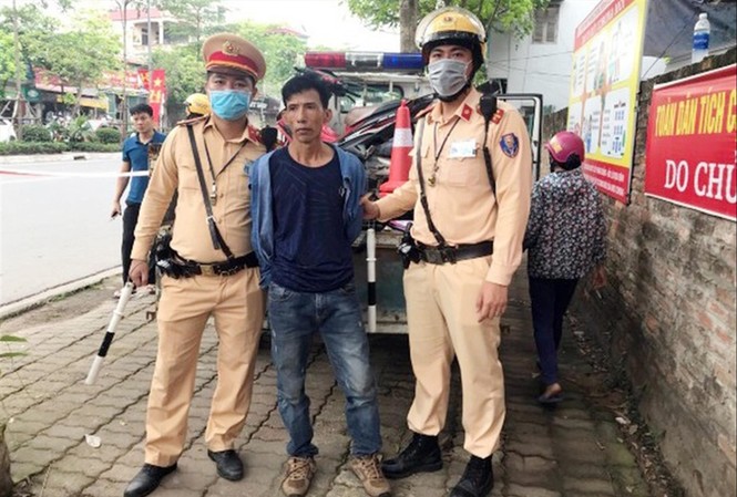 Phạt 'ma men' lái ô tô trên cao tốc, bắt đối tượng mang theo ma túy Đối tượng mang theo ma túy bị CSGT phát hiện, bắt giữ