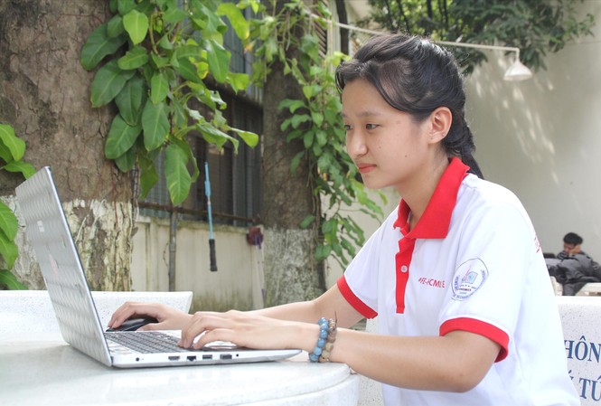 Cô gái không đi theo lối mòn Tích cực trau dồi các kỹ năng mềm ngay từ sớm, Kim Thi mong muốn bắt kịp các xu hướng xã hội Ảnh: Ngô Tùng