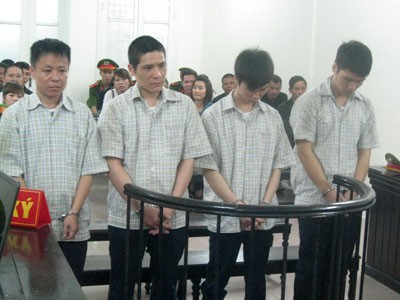 Mất mạng vì Các bị cáo tại tòa