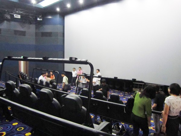 Trải nghiệm phim 4D cảm giác mạnh Hà Nội sắp có thêm phòng chiếu 4D hiện đại. Ảnh: Hạnh Phương