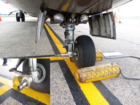 Máy bay bị rơi lốp: Tường trình của cơ trưởng và tiếp viên Máy bay bị rơi lốp: Tường trình của cơ trưởng và tiếp viên