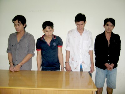 4 anh em bạn nhậu rủ nhau trộm xe 4 anh em bạn nhậu rủ nhau trộm xe