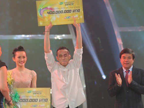 'Hotboy khu ổ chuột': Dùng tiền thưởng chữa bệnh cho bố 'Hotboy khu ổ chuột': Dùng tiền thưởng chữa bệnh cho bố