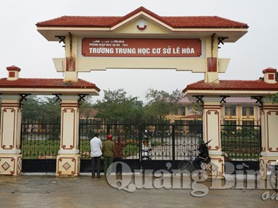 Nổ bom ở trường học, một học sinh chết Nổ bom ở trường học, một học sinh chết