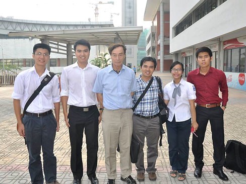 THPT chuyên Amsterdam: Thày và trò đều nhận học bổng Odon Vallet THPT chuyên Amsterdam: Thày và trò đều nhận học bổng Odon Vallet