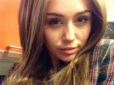 Miley Cyrus bất ngờ ‘ngoan hiền’ Miley Cyrus bất ngờ ‘ngoan hiền’