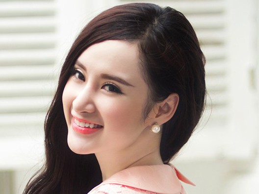 Phương Trinh: 'Đại gia vẫn muốn bỏ 20 ngàn đô để gặp tôi' Phương Trinh: 'Đại gia vẫn muốn bỏ 20 ngàn đô để gặp tôi'