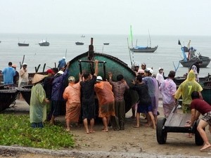 Bão số 8 gây mưa lớn tại miền Trung, Tây Nguyên Bão số 8 gây mưa lớn tại miền Trung, Tây Nguyên