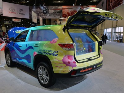 Ngỡ ngàng trước Toyota Highlander hóa thành... bể cá Ngỡ ngàng trước Toyota Highlander hóa thành... bể cá