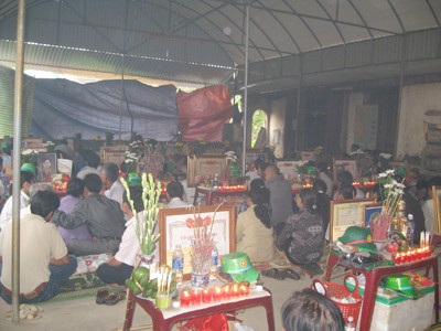 Sẽ bỏ ngoại cảm tìm liệt sĩ vì bị lợi dụng Ở Nghệ An xuất hiện nhiều người tự xưng là nhà ngoại cảm có khả năng tìm mộ liệt sĩ Ảnh: Phan Sáng