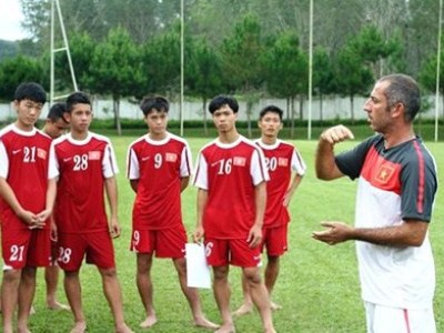 'Cầu thủ U19 thuộc học viện của tôi phải học đại học' 'Cầu thủ U19 thuộc học viện của tôi phải học đại học'