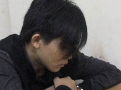 Mới ra tù, cùng bạn cướp vé số của người khuyết tật Mới ra tù, cùng bạn cướp vé số của người khuyết tật