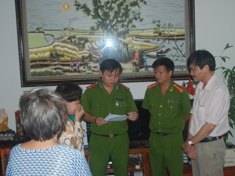 Nguyên trưởng phòng tài chính Trung tâm y tế quận bị bắt Nguyên trưởng phòng tài chính Trung tâm y tế quận bị bắt