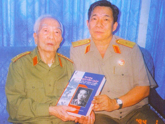 Với chiến sĩ, Đại tướng như người cha Với chiến sĩ, Đại tướng như người cha