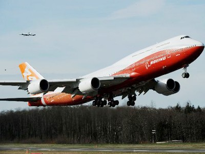 Siêu máy bay lớn nhất của Boeing cất cánh lần đầu Siêu máy bay lớn nhất của Boeing cất cánh lần đầu