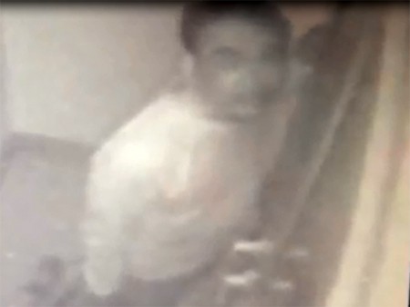 Nghi phạm gây ra hàng loạt vụ trộm bị camera ghi lại Nghi phạm gây ra hàng loạt vụ trộm bị camera ghi lại