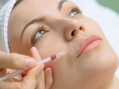 Thực hư về tiêm collagen để trẻ đẹp hơn Thực hư về tiêm collagen để trẻ đẹp hơn