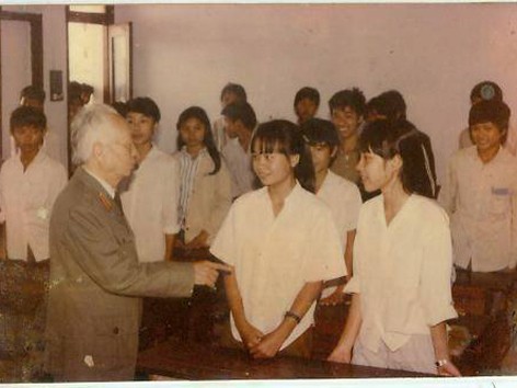 Tấm gương Đại tướng mãi dẫn đường Tấm gương Đại tướng mãi dẫn đường
