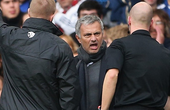 FA cảnh cáo Mourinho vì vô lễ FA cảnh cáo Mourinho vì vô lễ