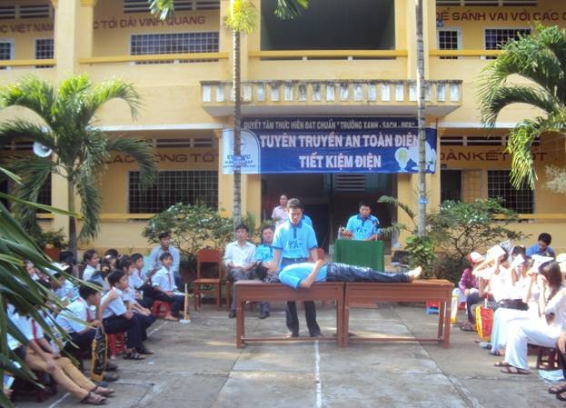 Gieo ý thức và hành vi tiết kiệm trong học sinh Gieo ý thức và hành vi tiết kiệm trong học sinh